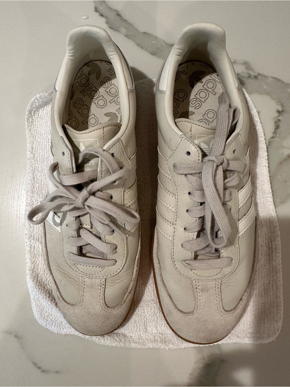 adidas Samba Low-Top Sneakers in Off-White and Gum - Picture 4 of 7